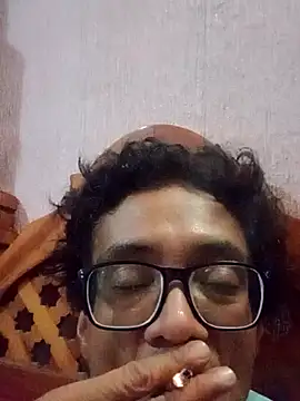 ohyoguirivay Adlı Modelin Canlı XXX Sohbeti