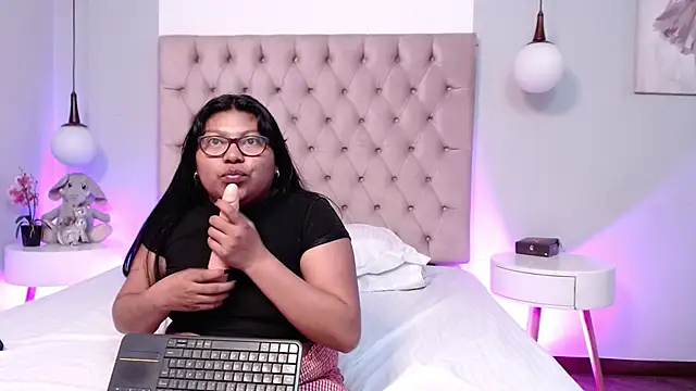 Kiri_Black_'s Live XXX Chat