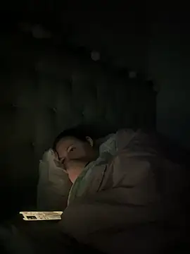 justsomeoneuknow Webcam Show