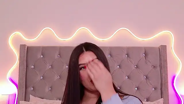 JuliaSUMMERS2022's Live XXX Chat