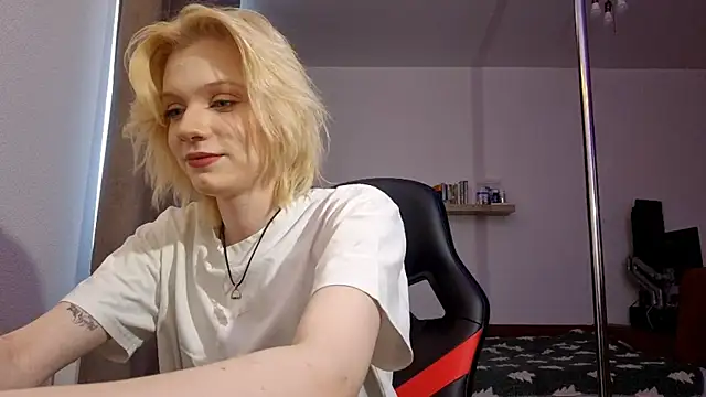 AuraNevera's Live XXX Chat