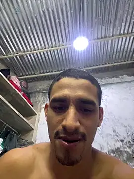 ikaro21's Live XXX Chat