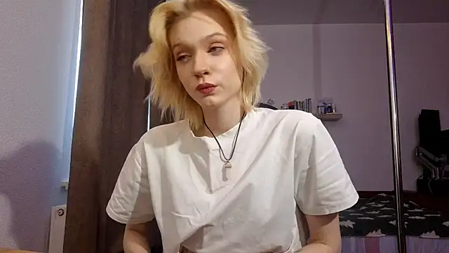 AuraNevera Adlı Modelin Canlı XXX Sohbeti