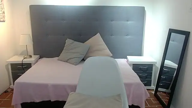 Онлайн чат XXX chaneelstark