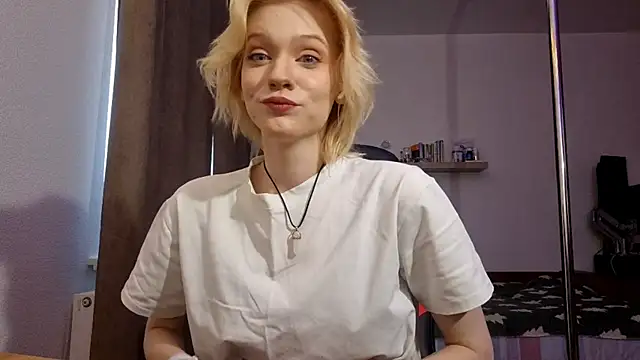 AuraNevera's Live XXX Chat