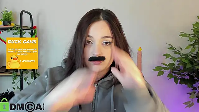 Mia_R0ss Chat XXX in diretta