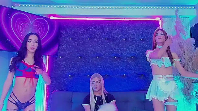 Queens_Wonders_Blonders' Live XXX Chat