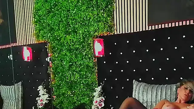 InannaStar Live XXX Chat