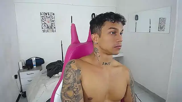 Leonard_Price's Live XXX Chat