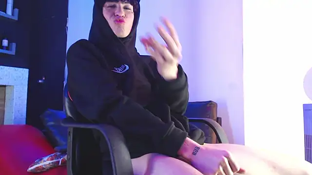 nova_salvatore's Live XXX Chat