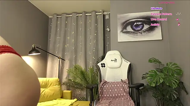 Megany Adlı Modelin Canlı XXX Sohbeti