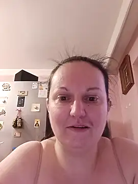 BustyLadyAlma's Live XXX Chat