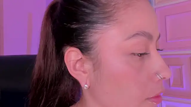 Chat XXX en directo de ErikaBenz_