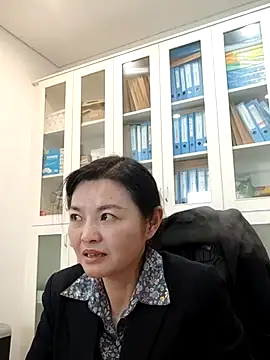 ialnuyoa_h élő XXX-chatje