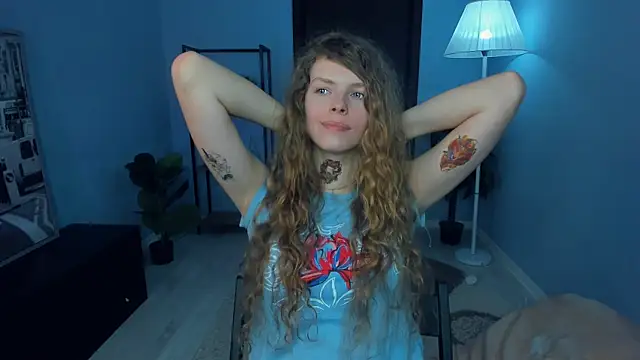 RayaNenlia's Live XXX Chat