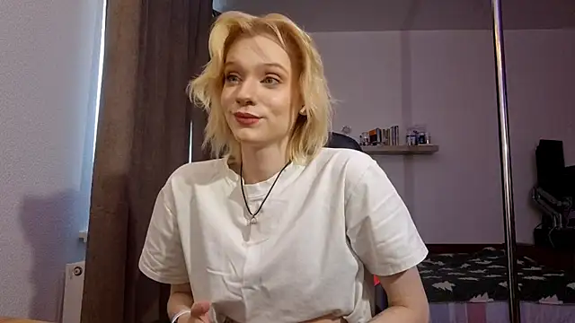 AuraNevera's Live XXX Chat