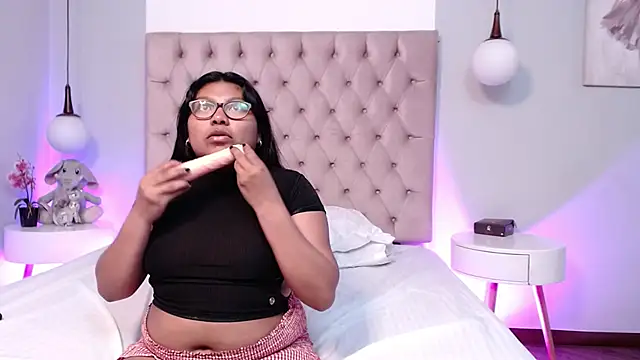 Kiri_Black_ Live XXX Chat