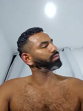 hole_davidd Show Webcam