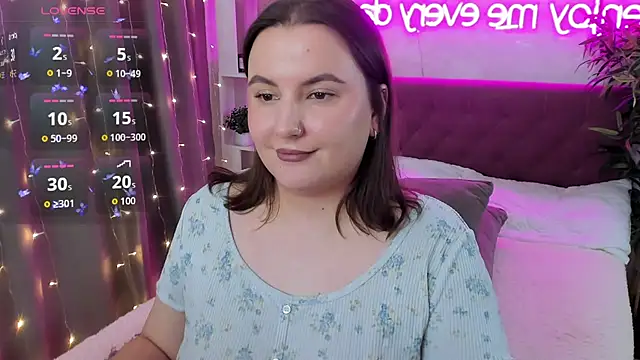 FeralPeach Adlı Modelin Canlı XXX Sohbeti