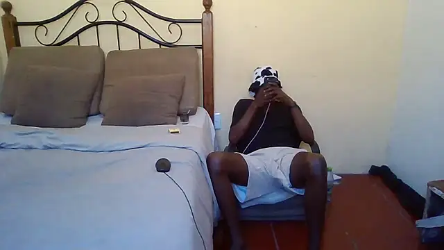 SmallGoodNutt's Live XXX Chat