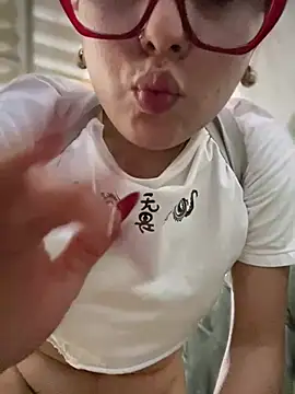 Goddess_Naughty Adlı Modelin Canlı XXX Sohbeti