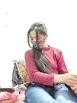 Pokazy przed kamerką – Cute-Naavya