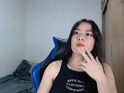 EloiseJun Live XXX Chat