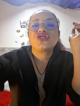 zamy_x Adlı Modelin Canlı XXX Sohbeti