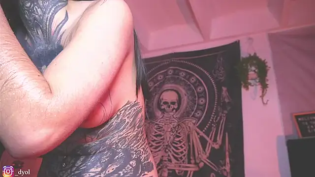 Dalia_Vorhees Adlı Modelin Canlı XXX Sohbeti