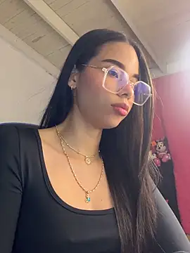 Milleradhara24's Live XXX Chat