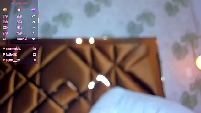 Alexa-Lynx Adlı Modelin Canlı XXX Sohbeti