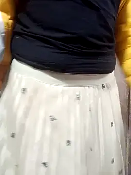 yeutinh00 Adlı Modelin Canlı XXX Sohbeti