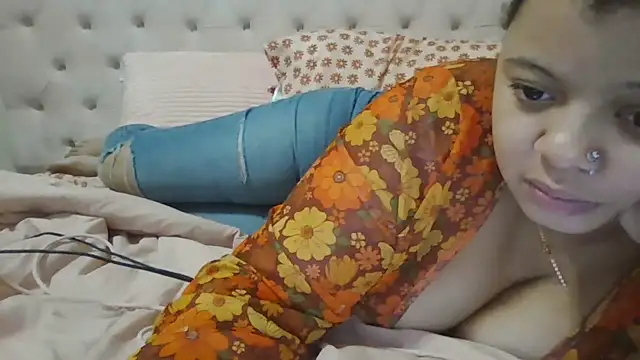 beautylovess Adlı Modelin Canlı XXX Sohbeti