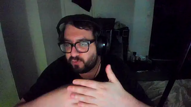 bears549a's Live XXX Chat