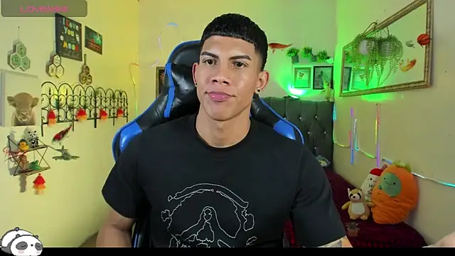 Damian_latinxxx's Live XXX Chat