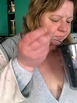 jusichka's Live XXX Chat