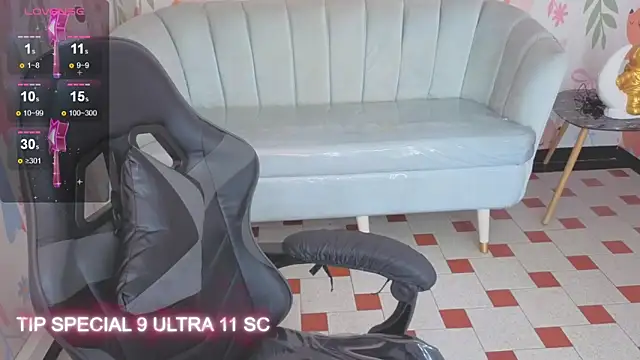 Paris09_v_'s Live XXX Chat