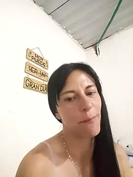 ilairahot webcam show