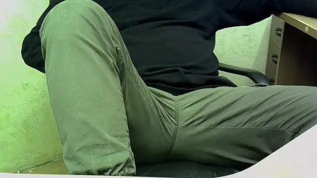 nikdov3 Show in webcam