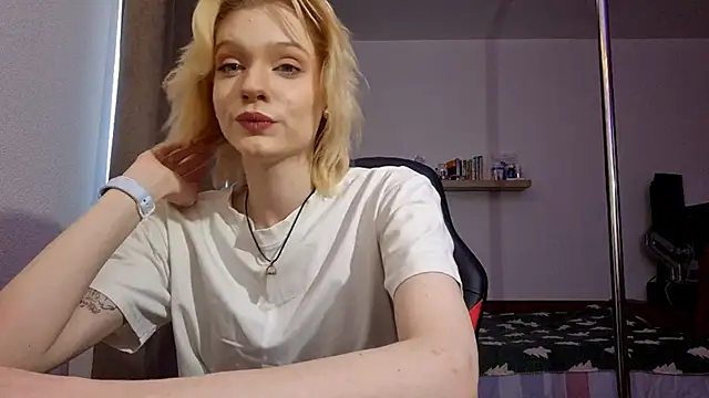 AuraNevera's Live XXX Chat