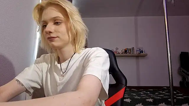 AuraNevera's Live XXX Chat