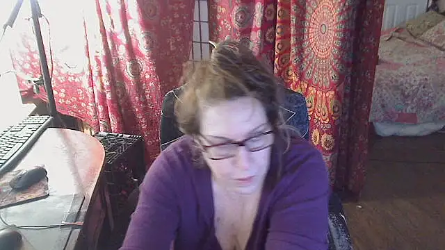 Ireallysquirt's Live XXX Chat