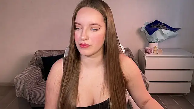 EvaMaddison Adlı Modelin Canlı XXX Sohbeti