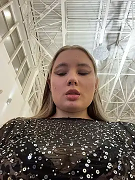 VineraSweetのライブXXXチャット