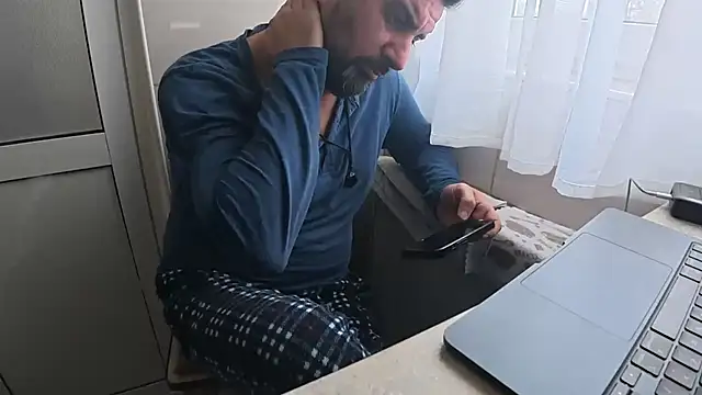 TARKAN1's Live XXX Chat