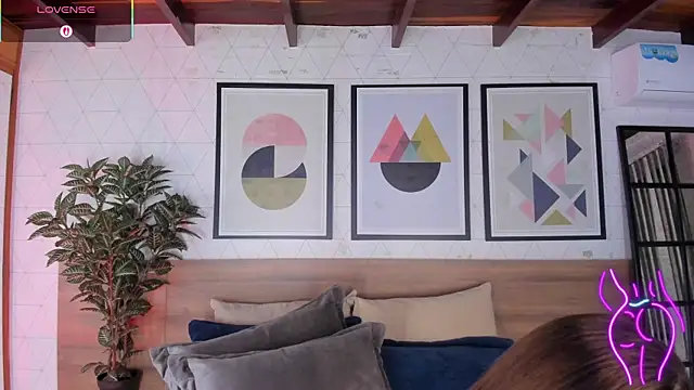 MiaKay1's Live XXX Chat