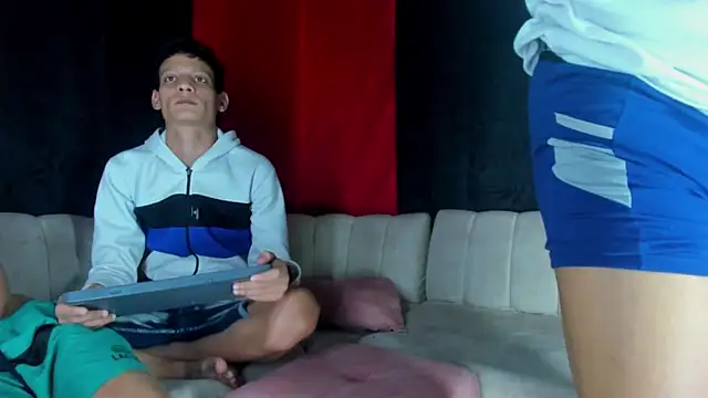 XXX chat uživo modela Peter_boys_1