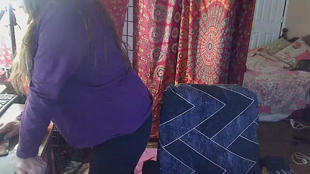 Ireallysquirt's Live XXX Chat