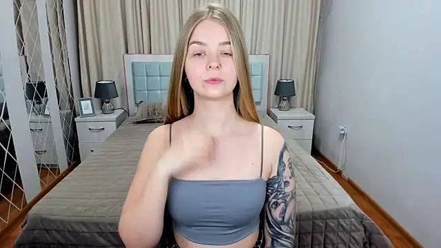 SirenaDoll's Live XXX Chat