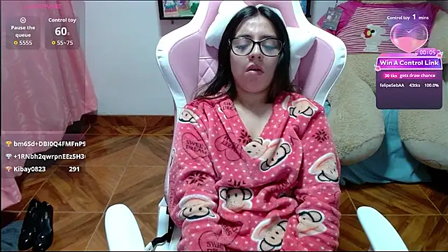 XXX chat uživo modela Maggie_Fox3